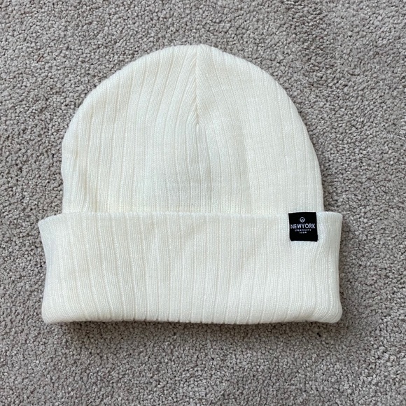 🔹5 for $25🔹 Cotton On White Ribbed Beanie